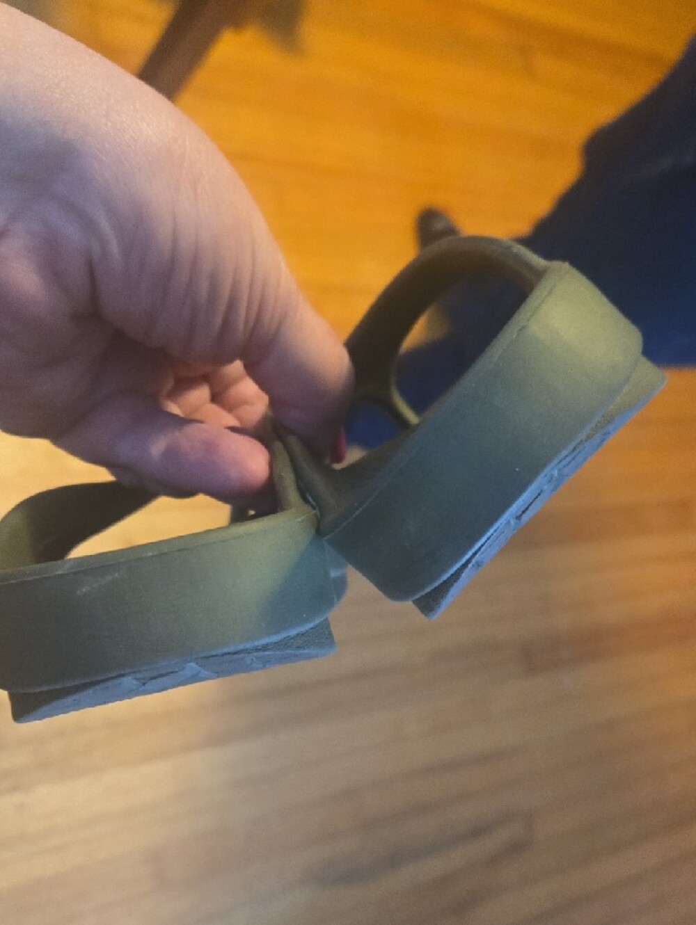 OOFOS Olive Green Recovery Sandals Size 6 - Picture 6 of 6